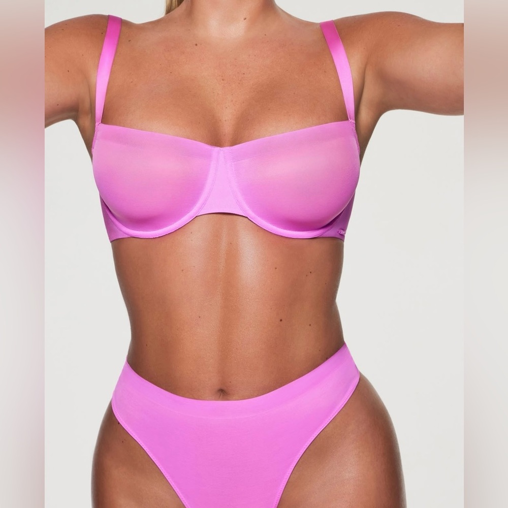 SKIMS Pink Underwire Balconette Bra